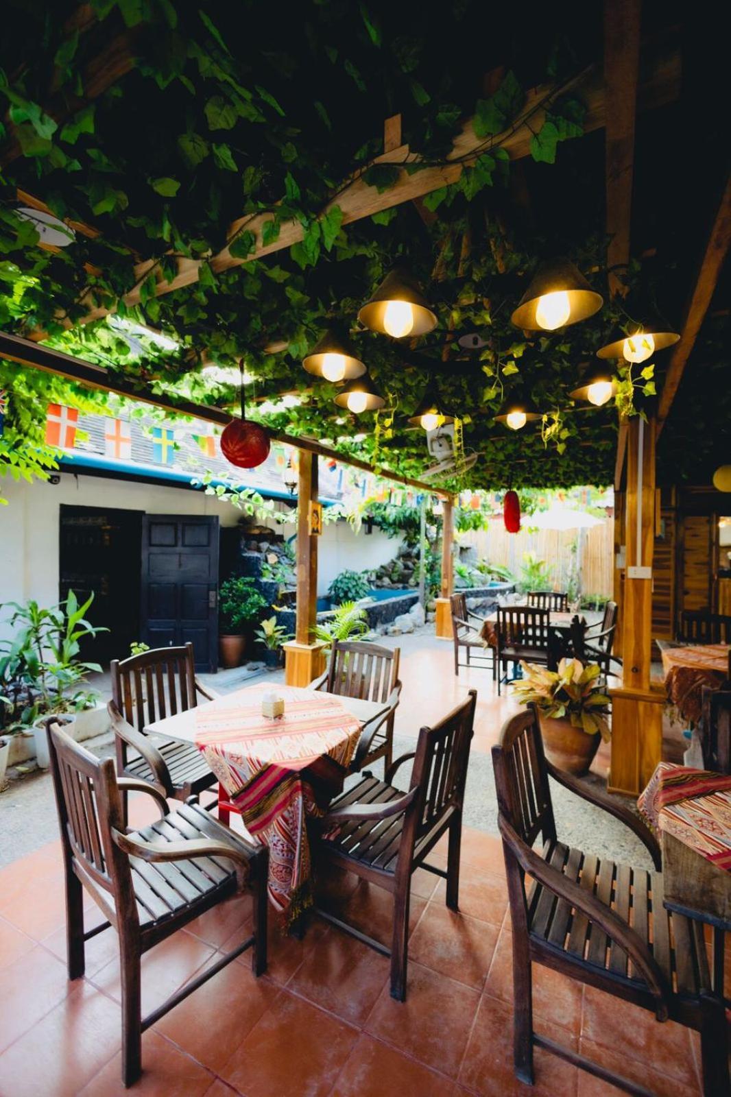 Chanthavong Hostel Luang Prabang Exterior photo